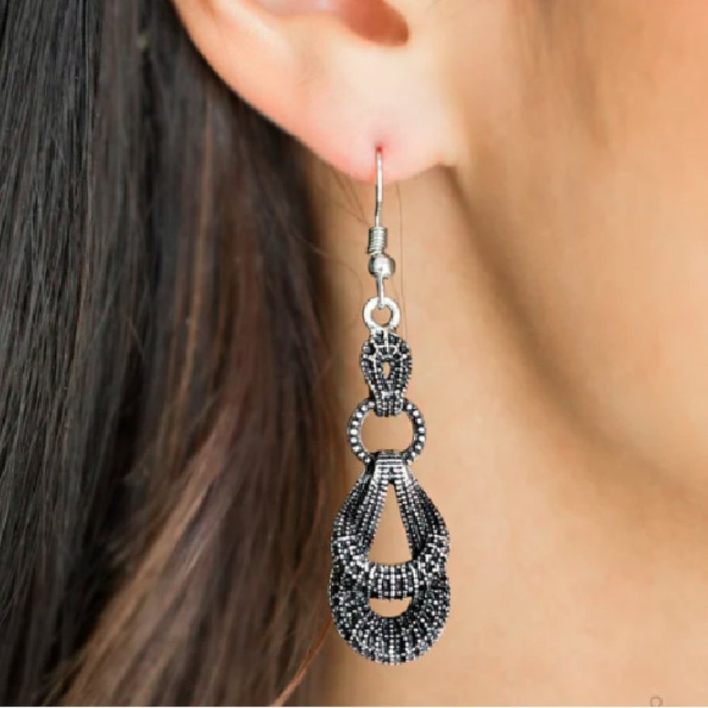 Paparazzi - Romantic Radiance - Silver Tone Earrings